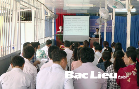 Hội thảo chia sẻ kinh nghiệm về xây dựng và tổ chức câu lạc bộ tiếng Anh trường tiểu học
