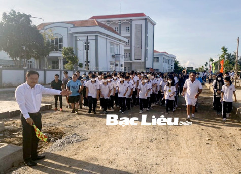 Huyện Hòa Bình và Đông Hải: Phát động Ngày chạy Olympic vì sức khỏe toàn dân năm 2023