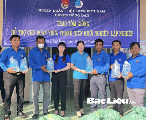 Trao 1 triệu con tôm giống hỗ trợ đoàn viên - thanh niên khởi nghiệp