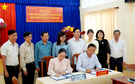 Phối hợp thực hiện công tác giảm nghèo