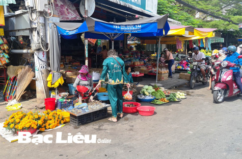 Lập lại trật tự vỉa hè cho người đi bộ