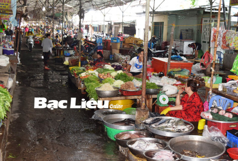 Ế ẩm chợ truyền thống