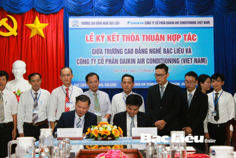 Trường cao đẳng Nghề Bạc Liêu và Công ty Daikin Air Conditioning (Việt Nam) ký kết hợp tác đào tạo