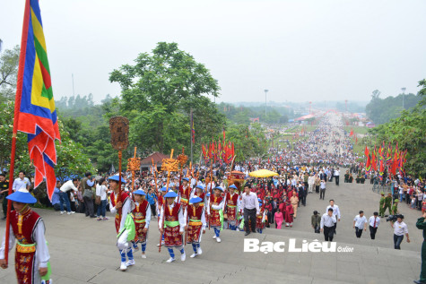 Chung một cội nguồn