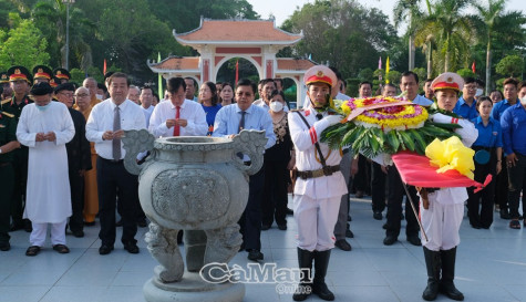 Mãi mãi ghi nhớ công ơn Bác Hồ và các anh hùng liệt sĩ