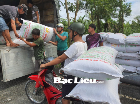 Đồng hành với nông dân tìm đầu ra cho nông sản