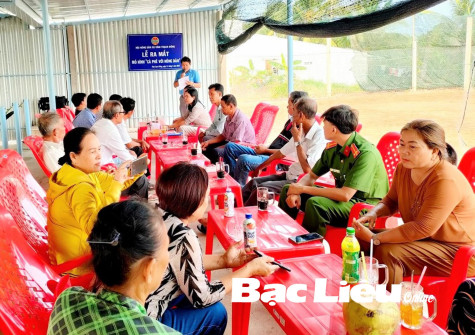 Mô hình “Cà phê với nông dân” ở xã Vĩnh Trạch Đông