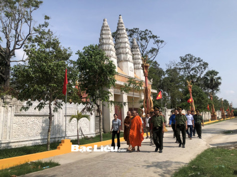 Tươi thắm những đường cờ Tổ quốc