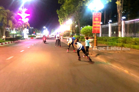 Trượt pa-tin trên đường - tiềm ẩn nhiều nguy cơ