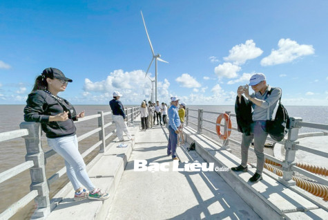 “Có nơi nào đẹp như quê ta”...