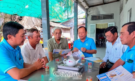 Phát huy vai trò người có uy tín trong tuyên truyền bảo hiểm