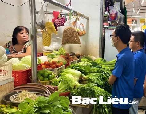 Thành đoàn TP. Bạc Liêu: Tuyên truyền thực hiện mô hình chợ 4.0 - “Chợ thanh toán không dùng tiền mặt”