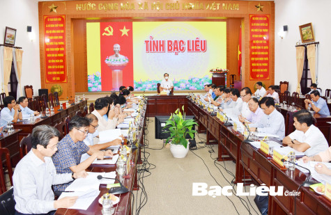 Họp thành viên UBND tỉnh: Xem xét, đóng góp ý kiến một số dự thảo văn bản