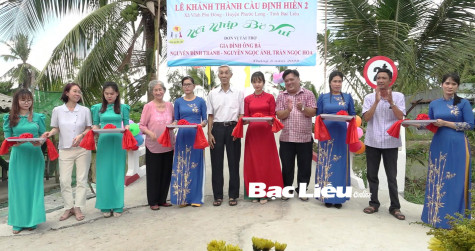 Chương trình “Sát cánh cùng gia đình Việt”: Khánh thành cầu giao thông nông thôn tại xã Vĩnh Phú Đông