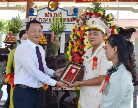 Huyện Vĩnh Lợi: Tuyên dương tập thể, cá nhân học tập và làm theo tư tưởng, đạo đức, phong cách Hồ Chí Minh