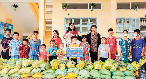 Những tấm gương bình dị mà cao quý