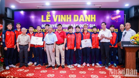 Vinh danh Đội tuyển bóng bàn quốc gia Việt Nam giành thành tích tại SEA Games 32