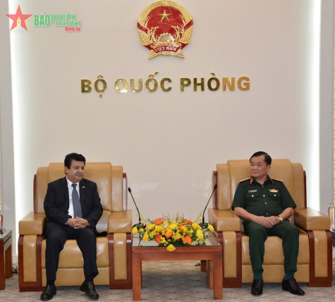 Thượng tướng Hoàng Xuân Chiến tiếp Đại sứ Chile tại Việt Nam