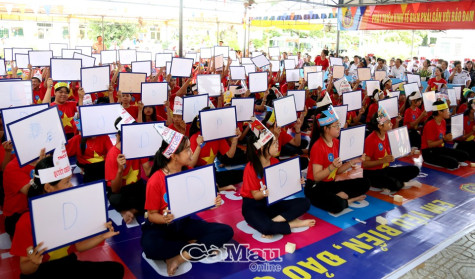 “Em yêu biển, đảo quê hương”