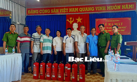 Vận động tất cả 226.853 hộ dân trong tỉnh tự trang bị bình chữa cháy