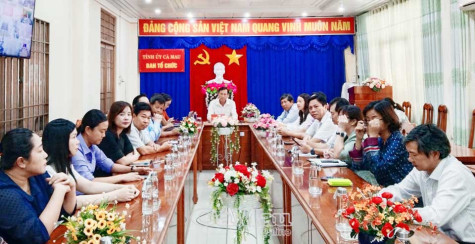 Bồi dưỡng kiến thức về xây dựng Đảng cho người làm báo