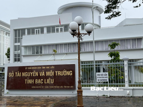 Tháo gỡ biển cấm quay phim, chụp ảnh tại các sở, ngành