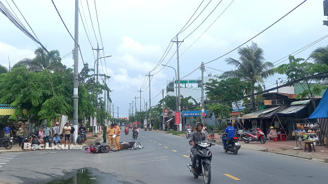 Tai nạn liên tục tại giao lộ Cao Văn Lầu - Hàm Nghi