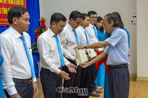 Bế giảng Lớp Cao cấp lý luận chính trị khoá học 2021-2023