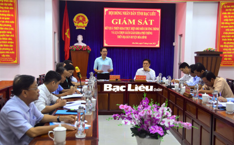 Giám sát việc thực hiện đổi mới chương trình và lựa chọn sách giáo khoa phổ thông tại huyện Hòa Bình