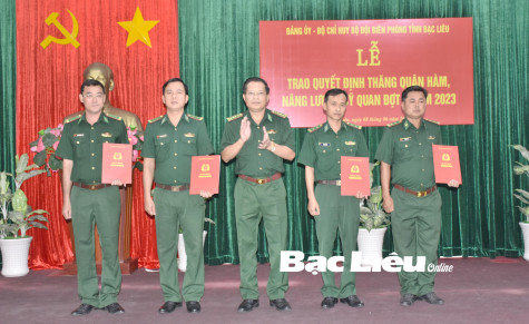 Bộ đội Biên phòng tỉnh: Trao Quyết định thăng quân hàm sĩ quan đợt 1 - năm 2023
