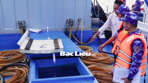 Bộ Tư lệnh Vùng Cảnh sát biển 4: Bắt giữ tàu vận chuyển khoảng 170.000 lít dầu DO không rõ nguồn gốc