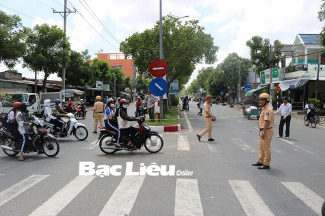 Tăng cường giáo dục học sinh tự giác chấp hành Luật Giao thông