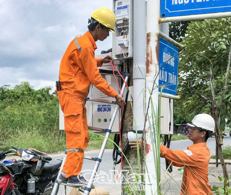 Bảo vệ an toàn lưới điện mùa mưa bão