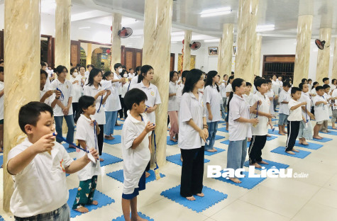 Rèn luyện kỹ năng sống cho tuổi teen qua khóa tu mùa hè
