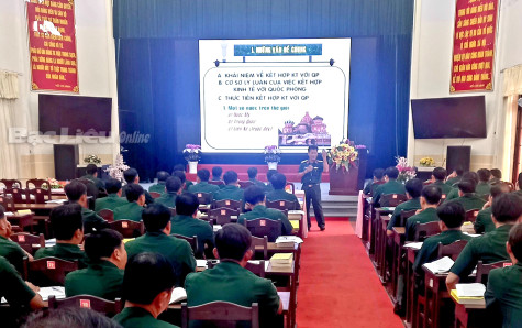 Gần 130 sĩ quan tham gia lớp bồi dưỡng kiến thức quốc phòng và an ninh đối tượng 3