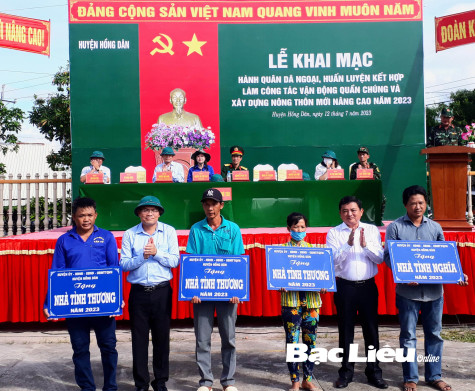 Huyện Hồng Dân: Hành quân huấn luyện dã ngoại, xây dựng nông thôn mới nâng cao tại xã Vĩnh Lộc A