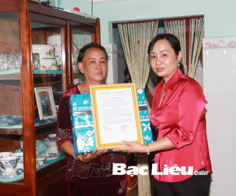 TP. Bạc Liêu: Bàn giao 3 căn nhà tình nghĩa cho gia đình chính sách