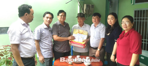 Nâng cao đời sống vật chất, tinh thần cho gia đình chính sách và người có công