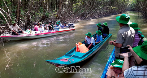 Nửa nhiệm kỳ vượt khó