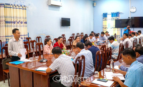 Huyện Trần Văn Thời: Tỷ lệ nộp hồ sơ trực tuyến đạt cao