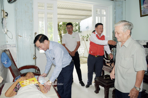 Họp mặt, tặng quà cho hơn 120 nạn nhân chất độc da cam TP. Bạc Liêu