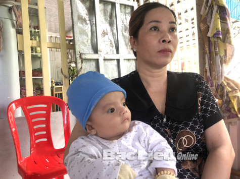 Phát hiện một bé trai bị bỏ rơi ven đường