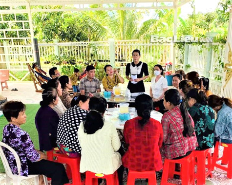 Trao vốn hỗ trợ khởi nghiệp cho 15 hội viên phụ nữ tại huyện Vĩnh Lợi