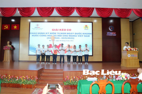 Hơn 200 vận động viên tham gia Giải kéo co chào mừng Quốc khánh 2/9