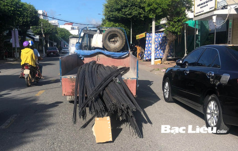 Xe tải chở hàng hóa không đảm bảo an toàn