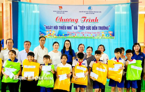 Đoàn Thanh niên “trợ lực” cho học sinh nghèo