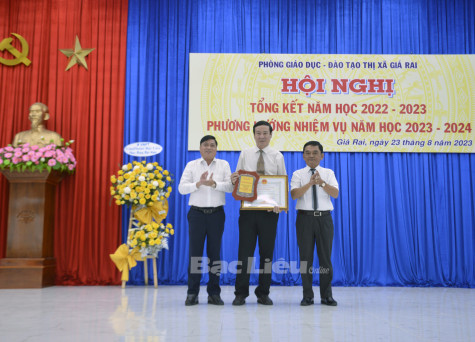 Ngành GD-ĐT TX. Giá Rai:​ Phấn đấu giữ vững “lá cờ đầu” trong các phong trào thi đua của ngành Giáo dục