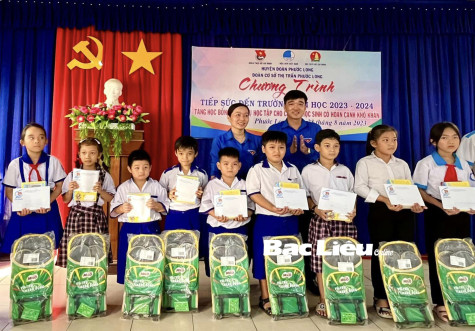 Nhiều cơ sở Đoàn tổ chức tiếp sức đến trường năm học 2023 - 2024