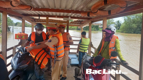 Tuyên truyền an toàn giao thông cho hơn 500 lượt bến khách, bến thủy hàng hóa