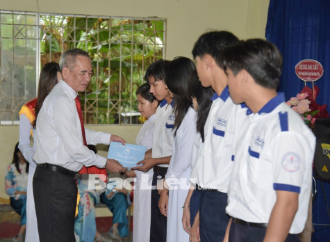 Hội Khuyến học tỉnh: Đồng hành cùng học sinh - sinh viên trong năm học mới